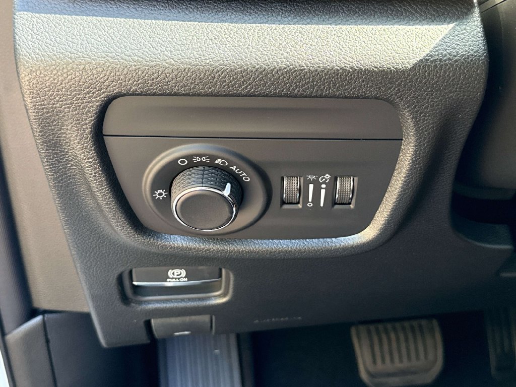 New 2027 Jeep Grand Cherokee Altitude AWD/4WD image 27