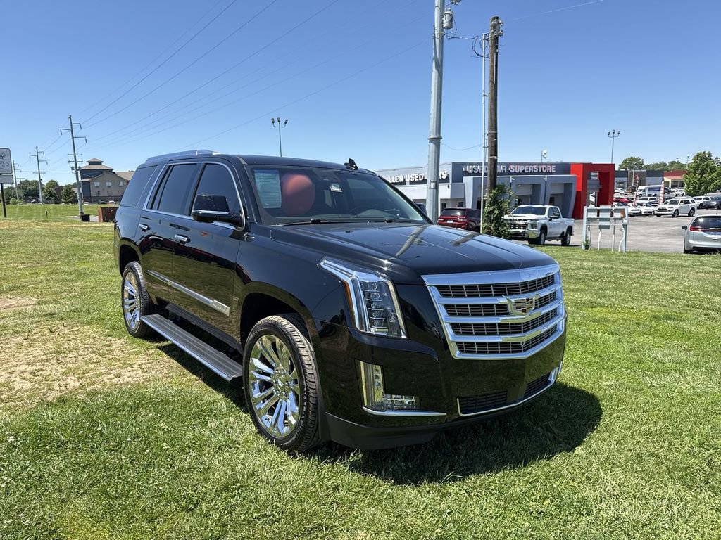 Used 2017 Cadillac Escalade Premium Luxury w/ LPO, Radiant Package AWD/4WD image 15