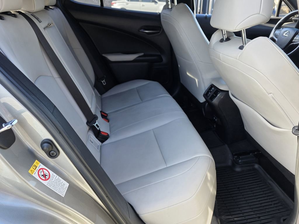 Used 2019 Lexus UX 200 w/ Premium Package image 16