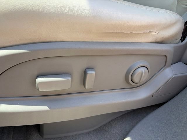 Used 2016 Chevrolet Traverse LTZ AWD/4WD image 15