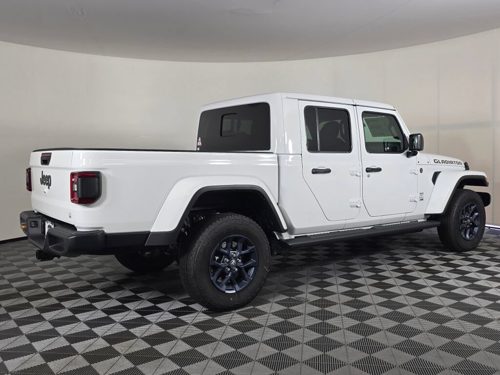 New 2026 Jeep Gladiator Sport AWD/4WD image 4