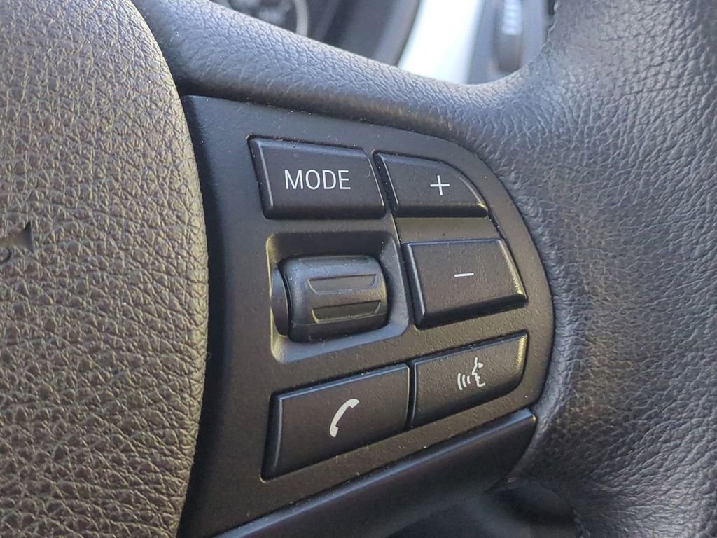 Used 2014 BMW 320i xDrive Sedan AWD/4WD image 16