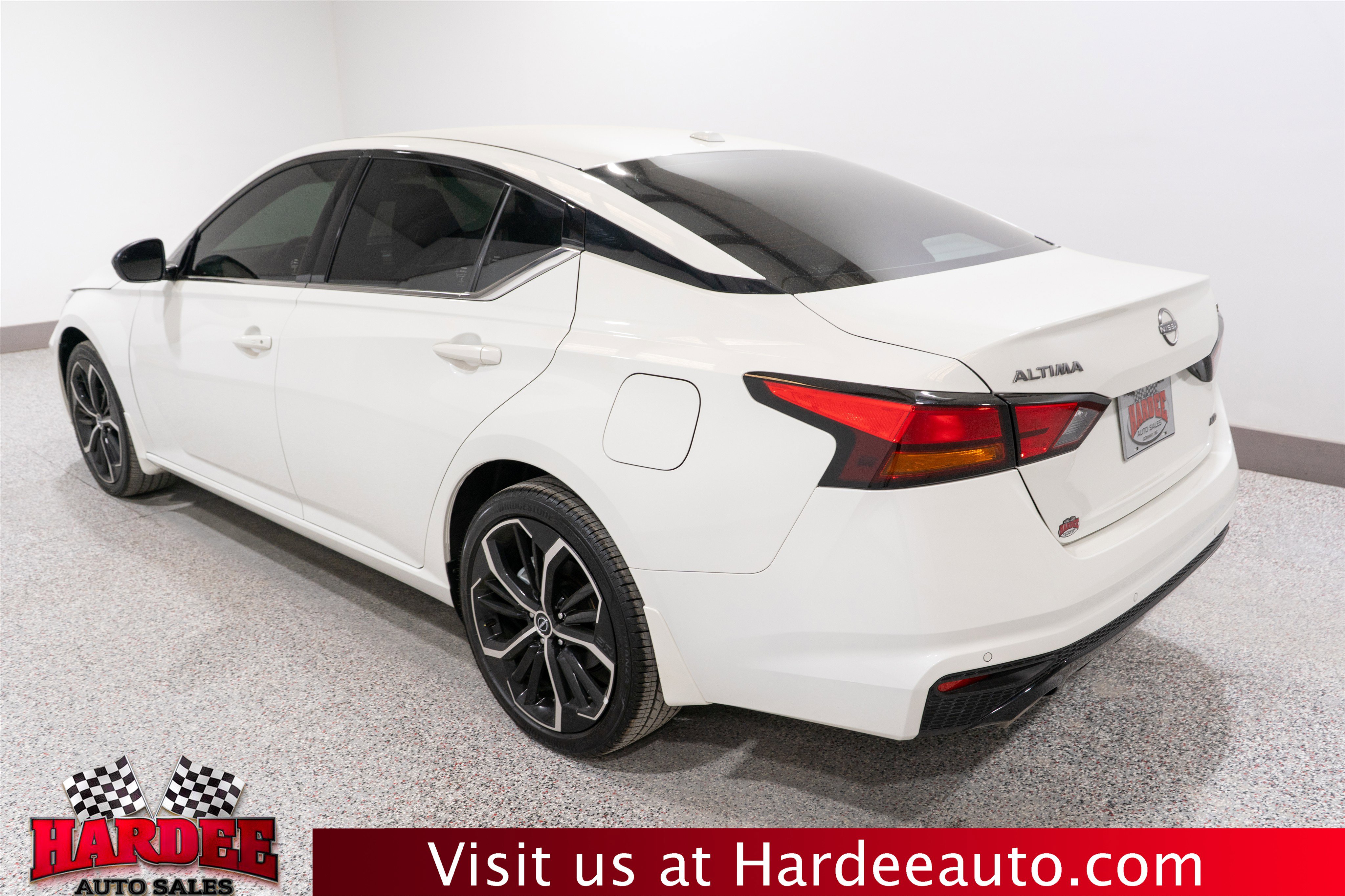 Used 2025 Nissan Altima 2.5 SR image 3