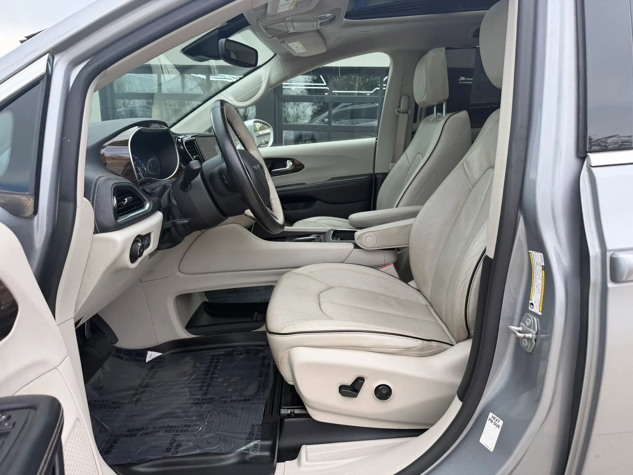 Used 2021 Chrysler Pacifica Limited image 15