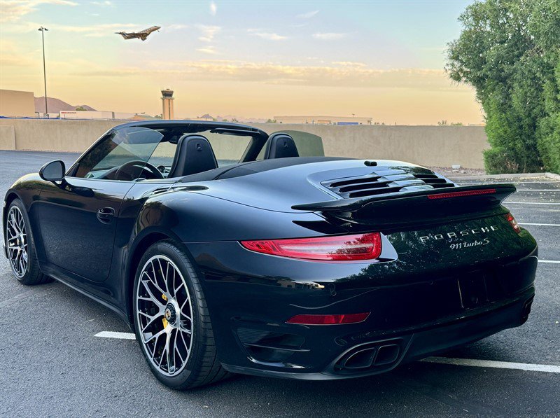Used 2015 Porsche 911 Turbo S w/ High-end Infotainment Package AWD/4WD image 11