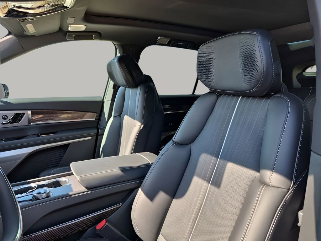 New 2026 Cadillac Vistiq Luxury AWD/4WD image 32