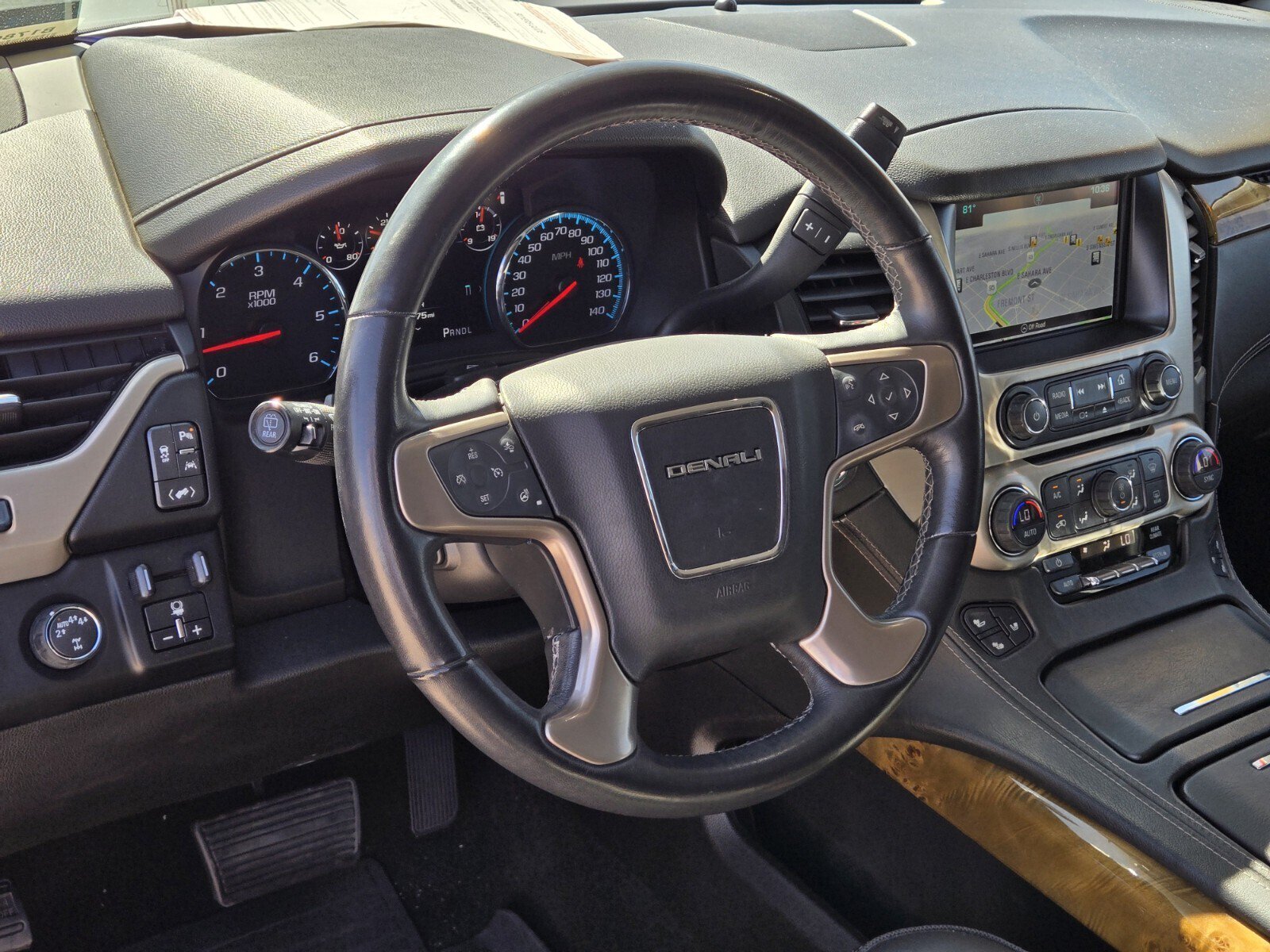 Used 2017 GMC Yukon Denali AWD/4WD image 17
