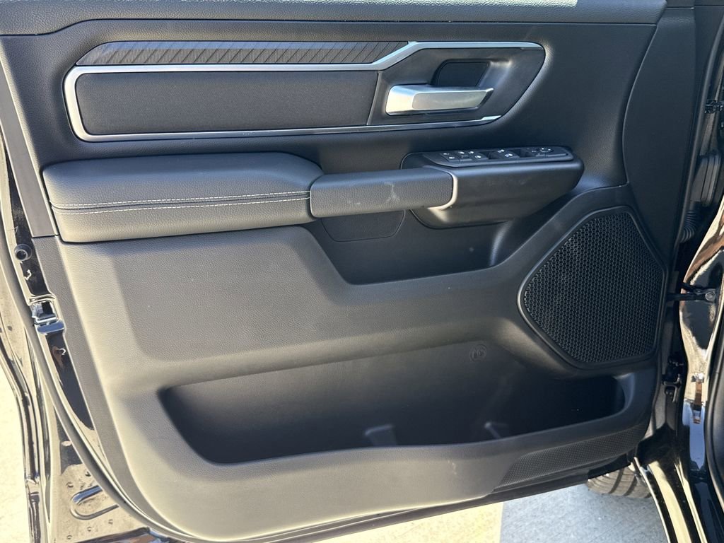 New 2026 RAM 1500 4x4 Crew Cab image 10