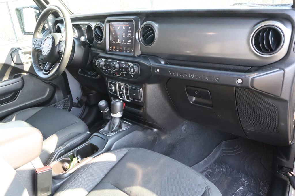 Used 2023 Jeep Wrangler Unlimited w/ Cold Weather Group image 34