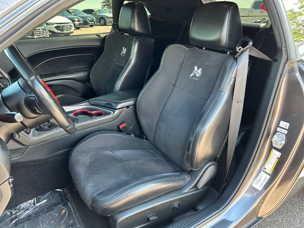 Used 2016 Dodge Challenger R/T Scat Pack w/ Leather Interior Group RWD image 14