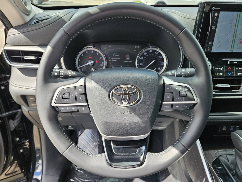 Used 2022 Toyota Highlander Platinum image 21