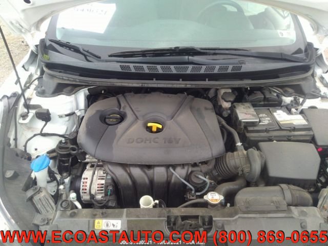 Used 2016 Hyundai Elantra SE w/ Option Group 02 FWD image 6