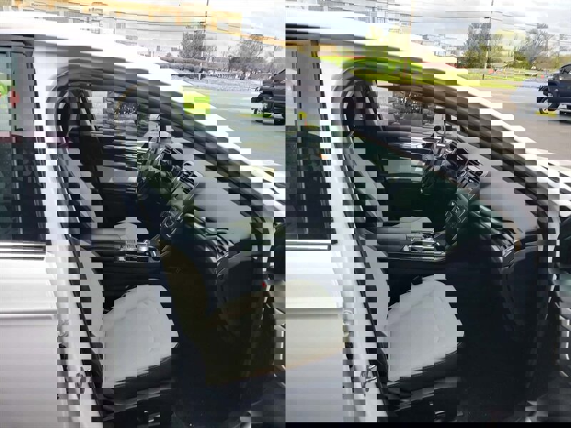 Used 2019 Ford Fusion SE w/ Equipment Group 151A image 9