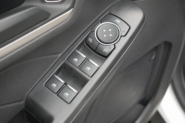 Used 2022 Ford Escape SE w/ SE Sport Appearance Package image 16