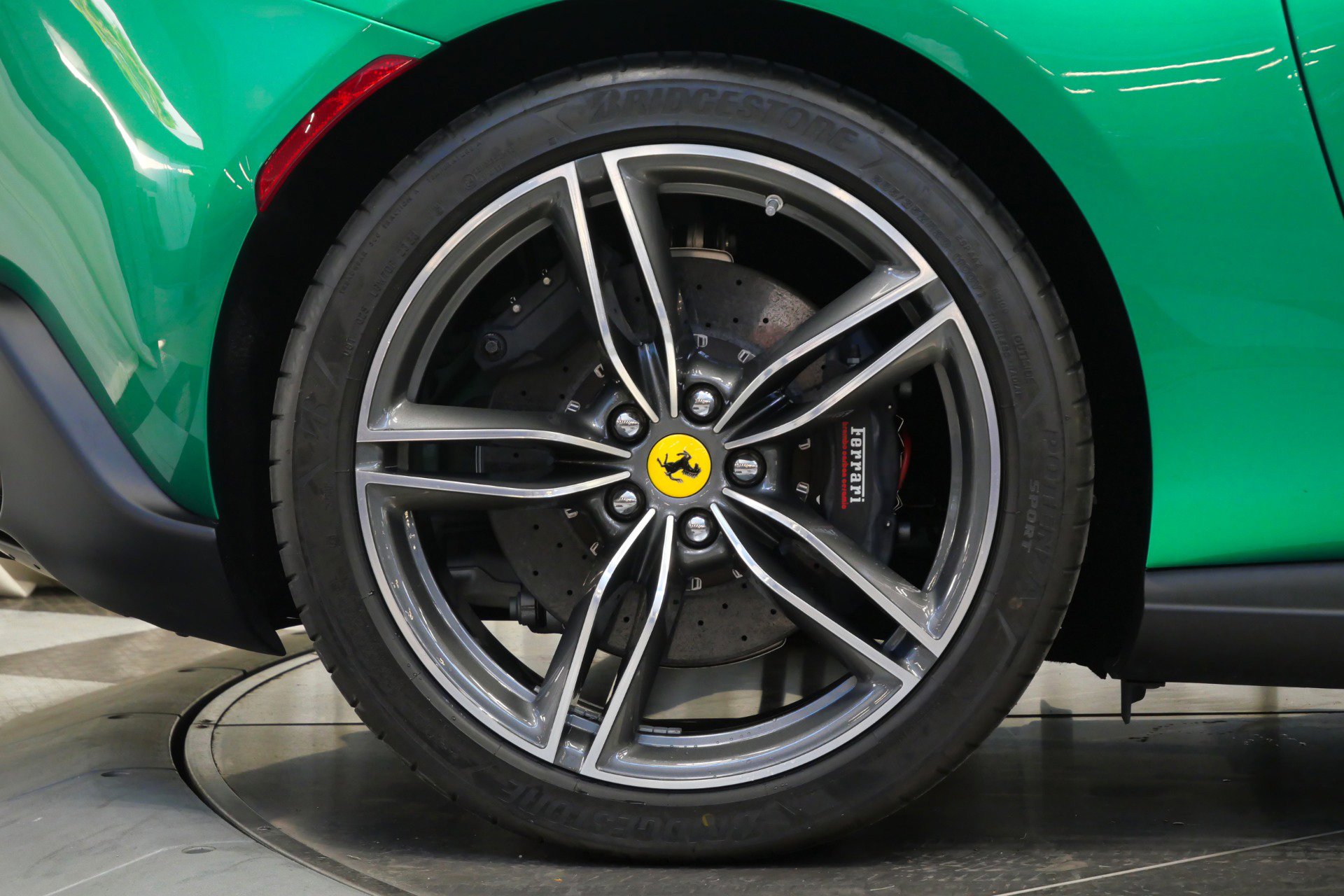 Used 2024 Ferrari Roma Spider image 42