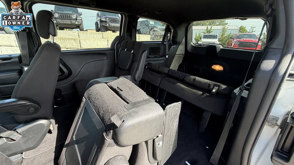 Used 2020 Dodge Grand Caravan SE FWD image 17