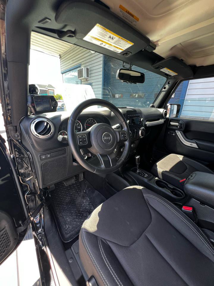 Used 2013 Jeep Wrangler Rubicon w/ Dual Top Group AWD/4WD image 16