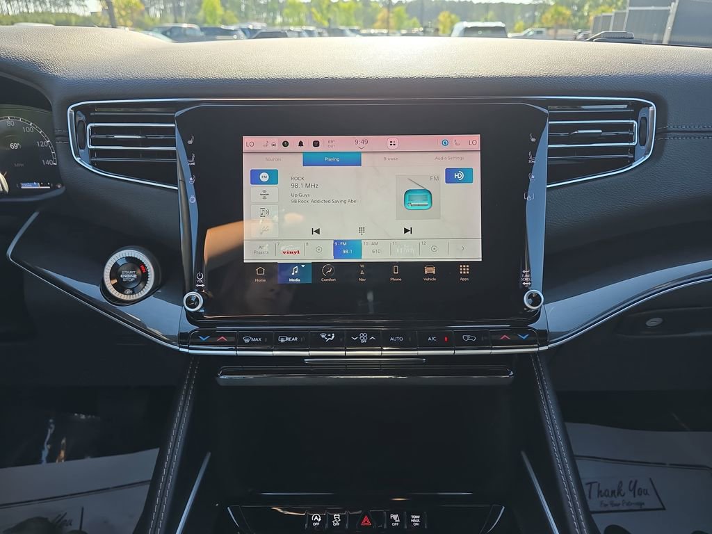 Used 2024 Jeep Wagoneer 4WD image 25