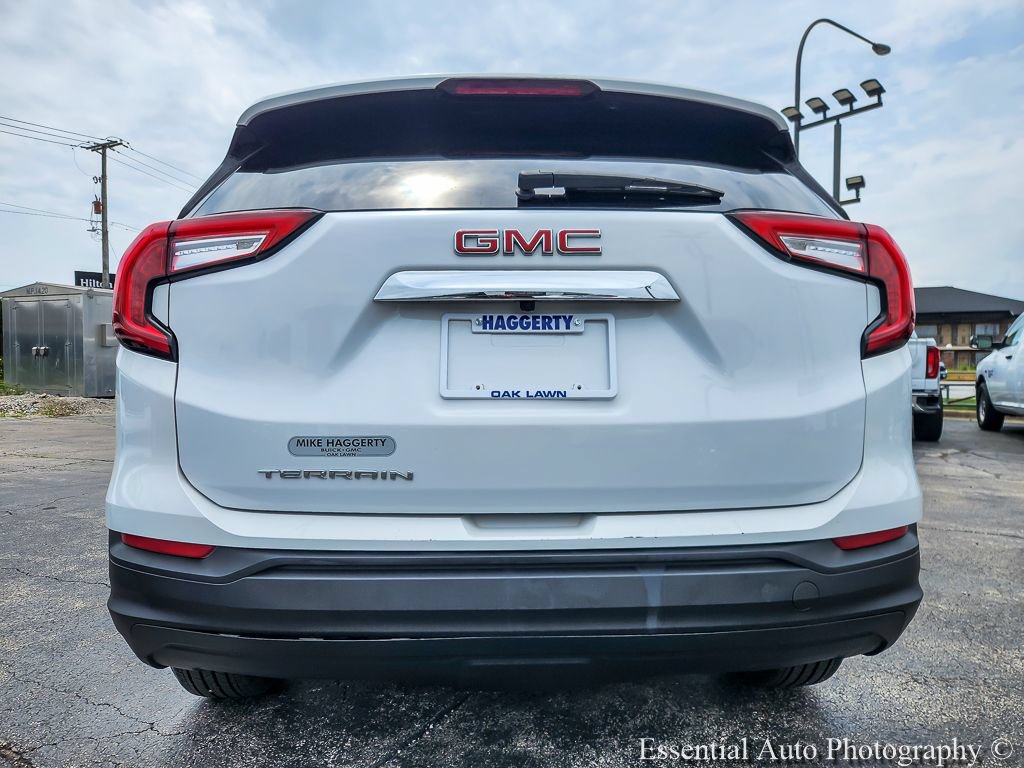Used 2024 GMC Terrain SLE FWD image 5