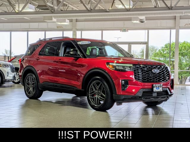 Used 2025 Ford Explorer ST AWD/4WD image 2