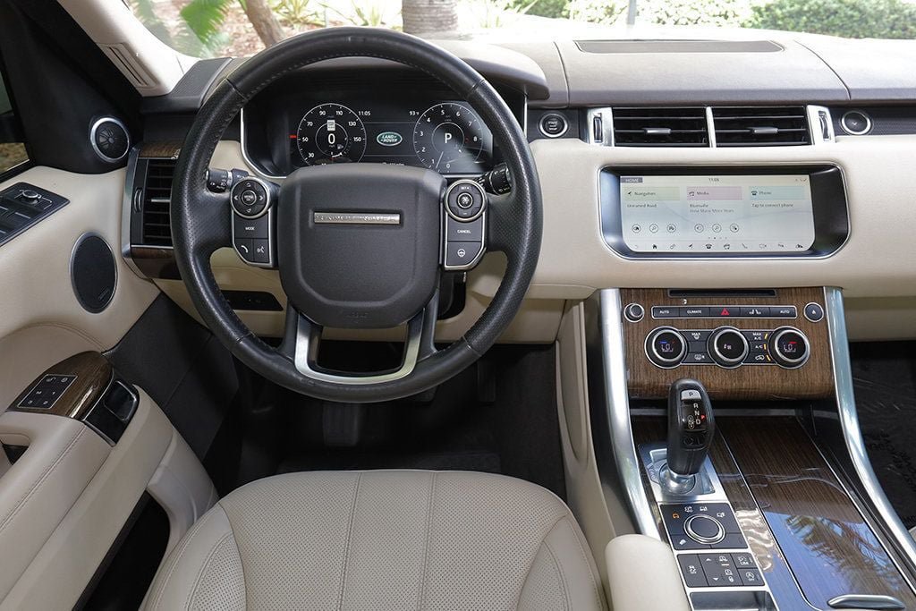 Used 2017 Land Rover Range Rover Sport HSE AWD/4WD image 38