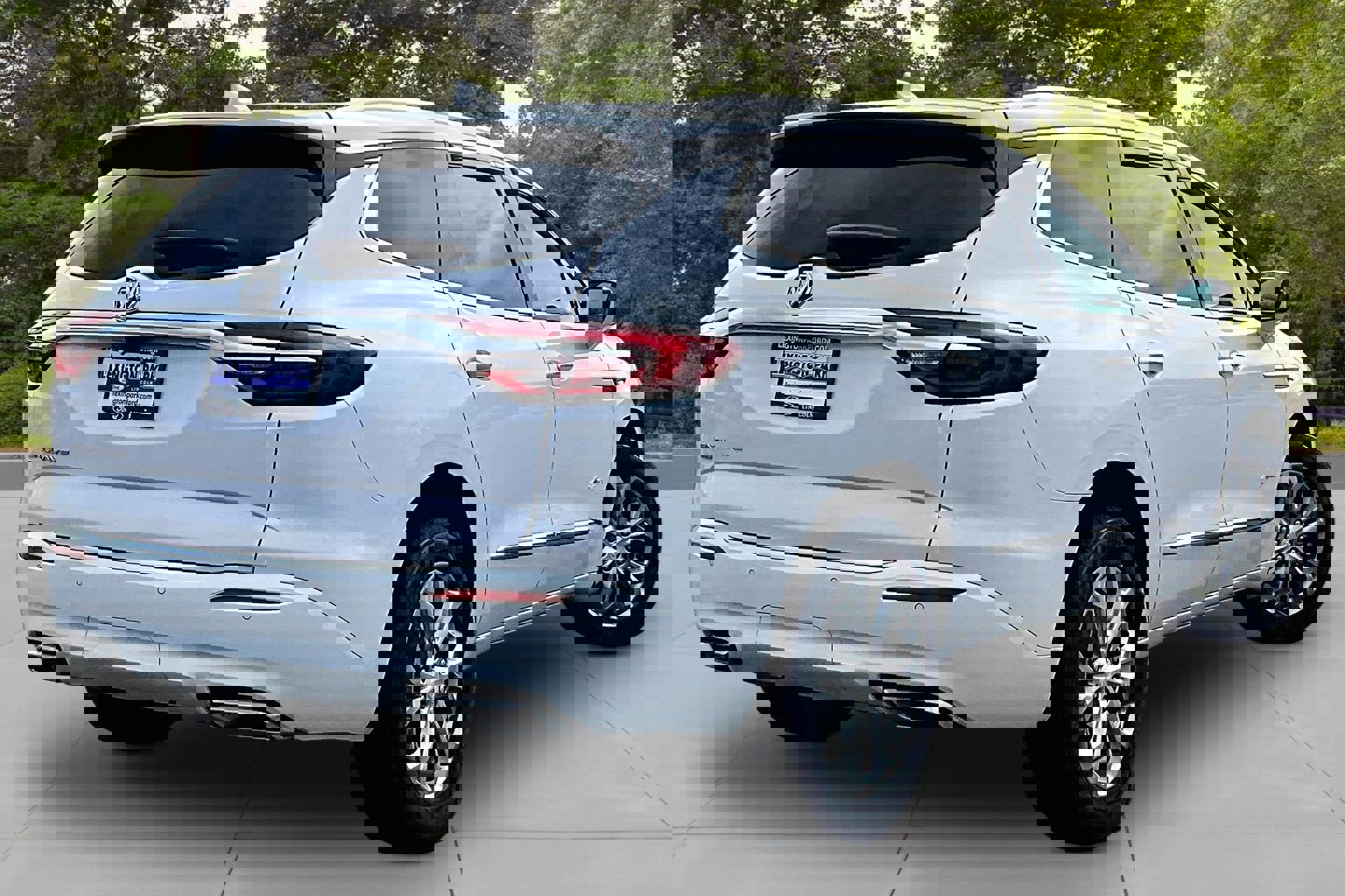 Used 2021 Buick Enclave Avenir w/ Avenir Technology Package image 5