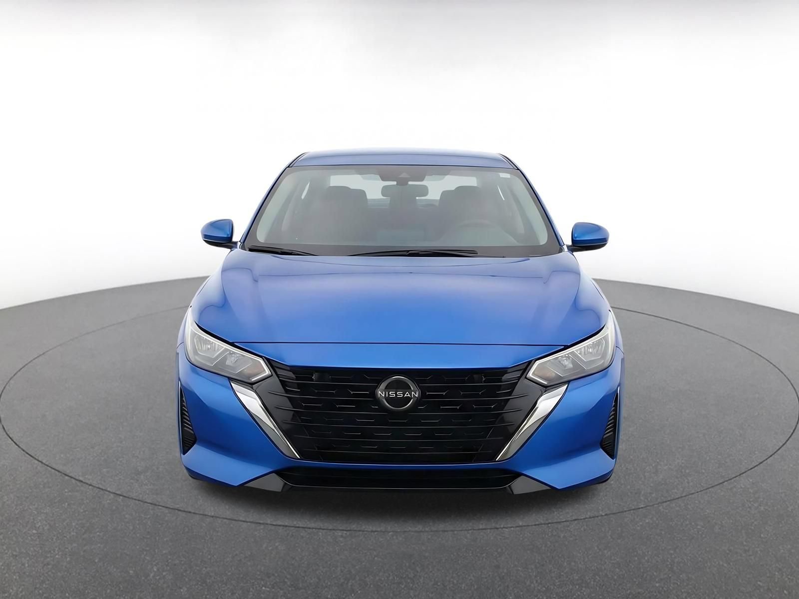 Used 2025 Nissan Sentra SV FWD image 2