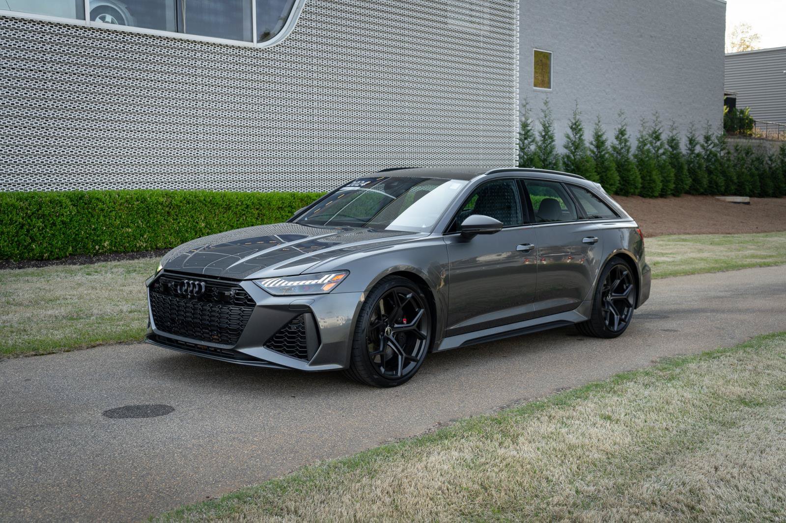 Certified 2024 Audi RS 6 performance AWD/4WD image 8