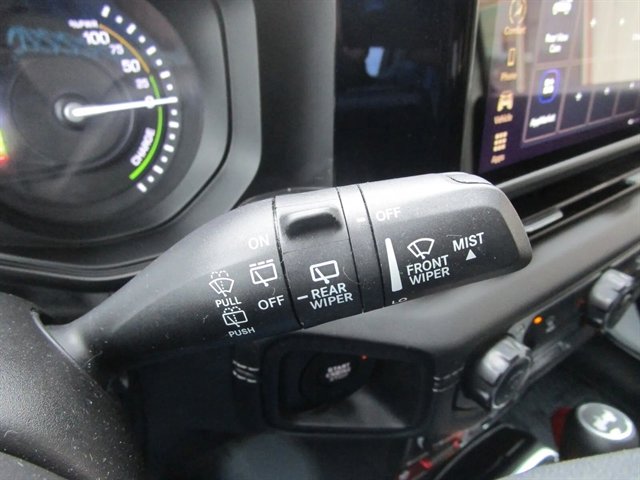 Used 2024 Jeep Wrangler Unlimited Rubicon 4xe image 29