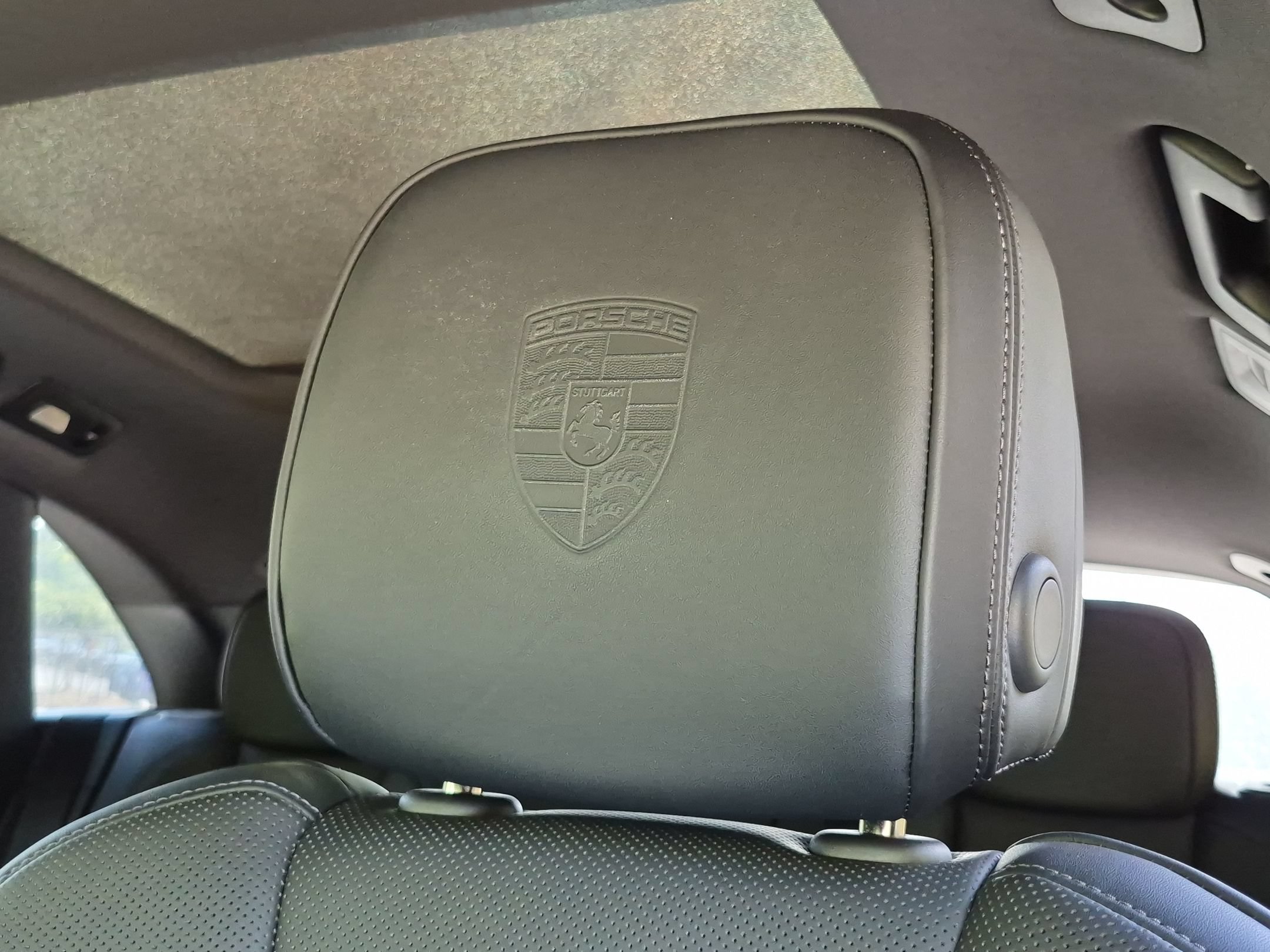 Used 2026 Porsche Macan AWD/4WD image 6