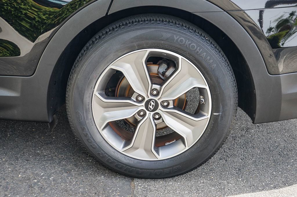 Used 2014 Hyundai Santa Fe GLS image 10