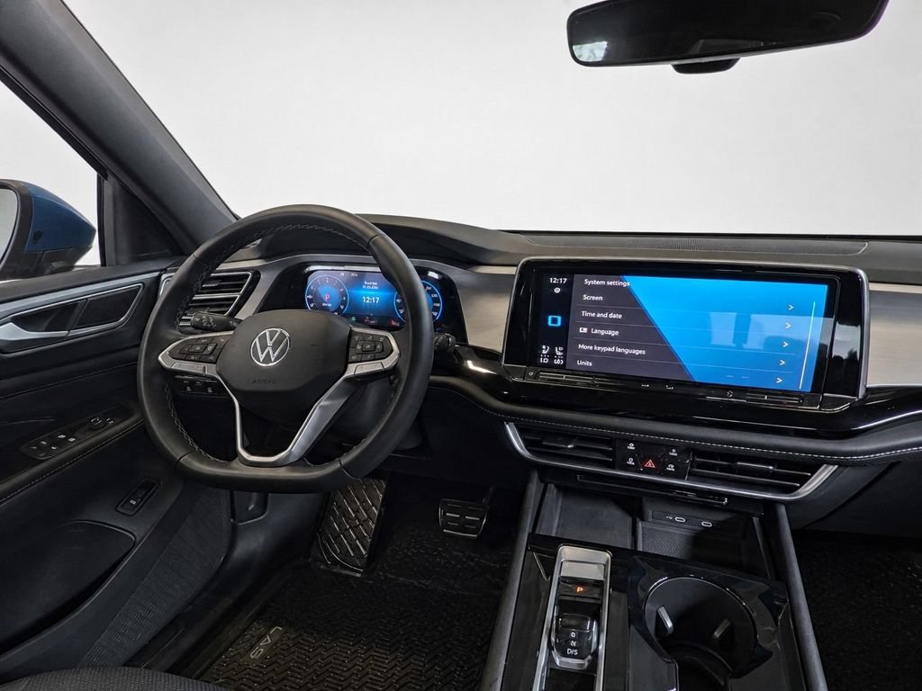 Used 2024 Volkswagen Atlas Cross Sport SE AWD/4WD image 24