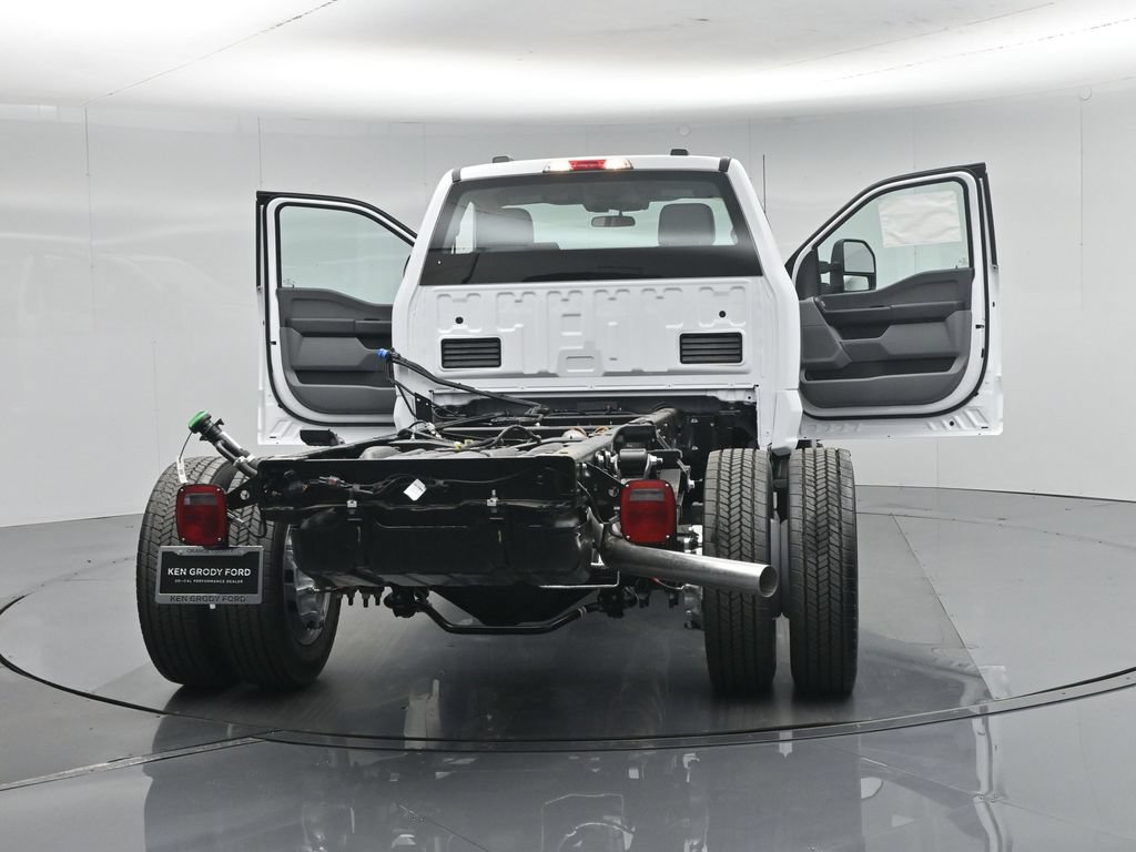 New 2026 Ford F450 XL w/ XL Chrome Package RWD image 24