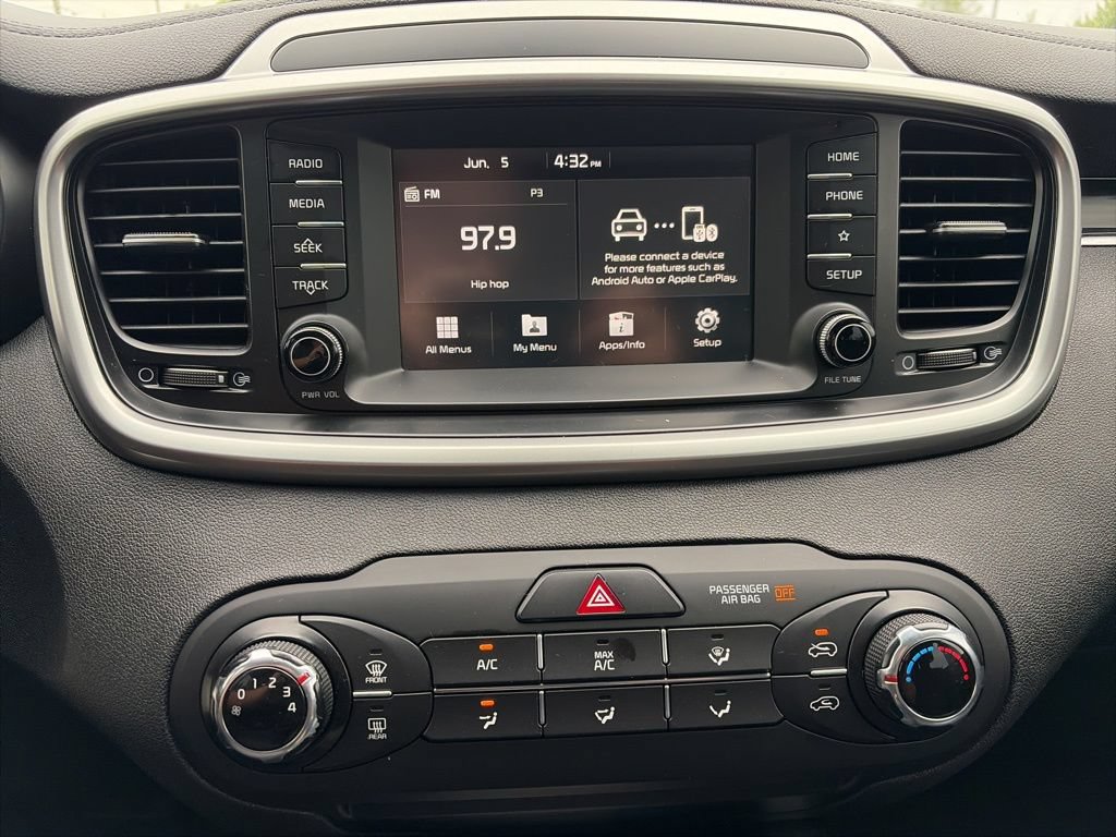 Used 2019 Kia Sorento L FWD image 11