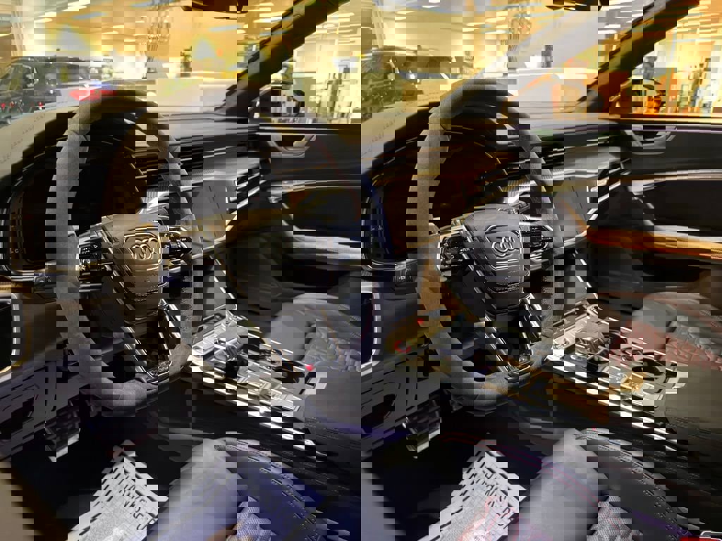 Used 2025 Audi RS 7 Performance image 9