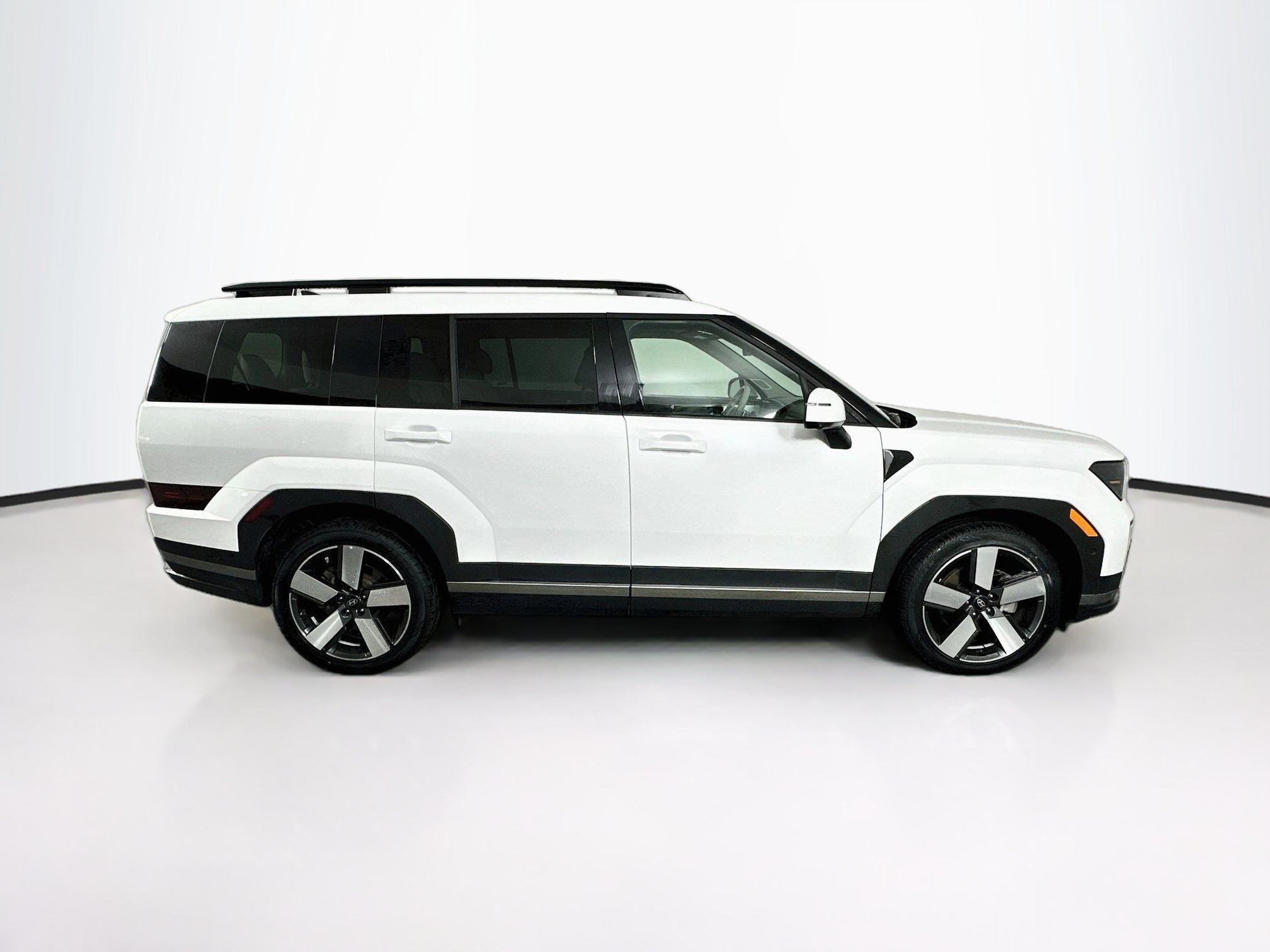 Used 2025 Hyundai Santa Fe Limited FWD image 10