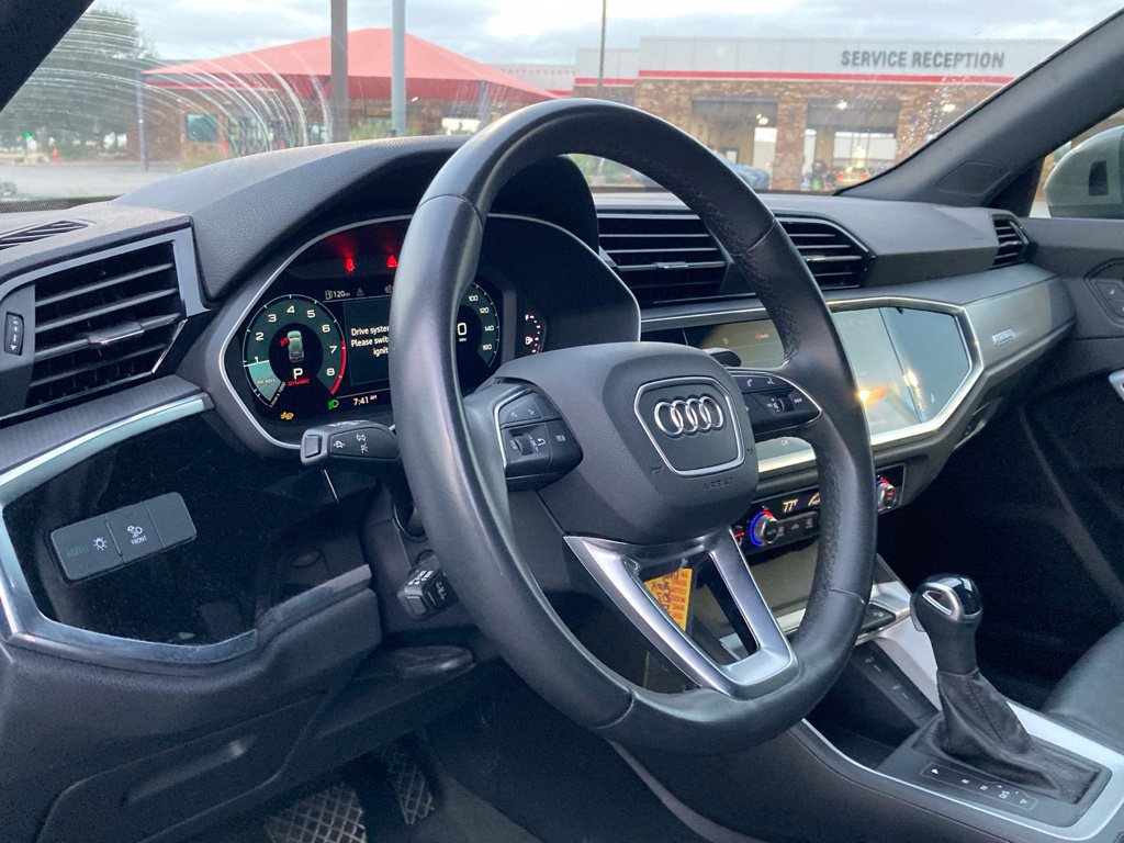 Used 2025 Audi Q3 2.0T Premium AWD/4WD image 9
