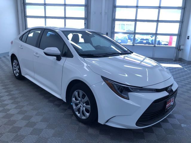 Used 2025 Toyota Corolla LE image 36