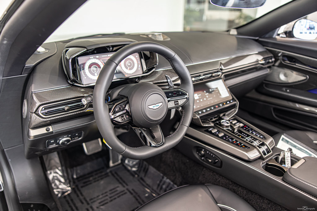 New 2026 Aston Martin Vanquish Convertible RWD image 18