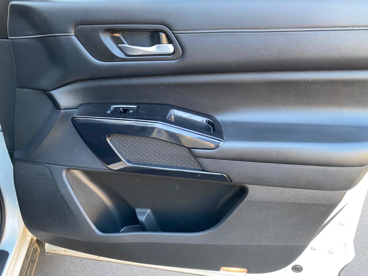 Used 2022 Nissan Pathfinder S FWD image 48