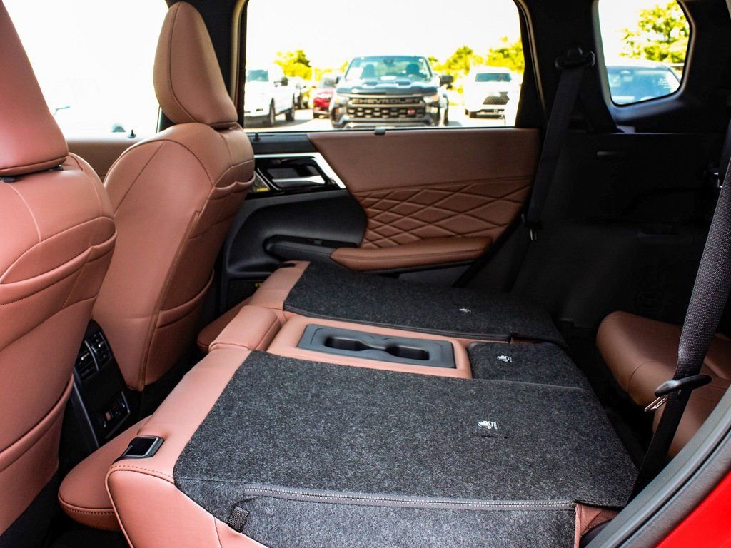 New 2025 Mitsubishi Outlander SEL image 37
