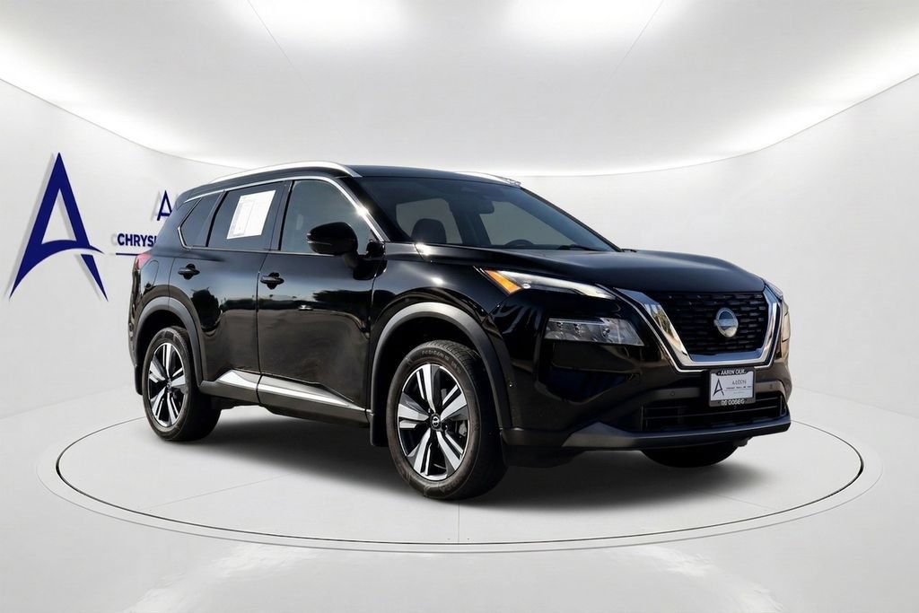 Used 2023 Nissan Rogue SL w/ SL Premium Package FWD image 3