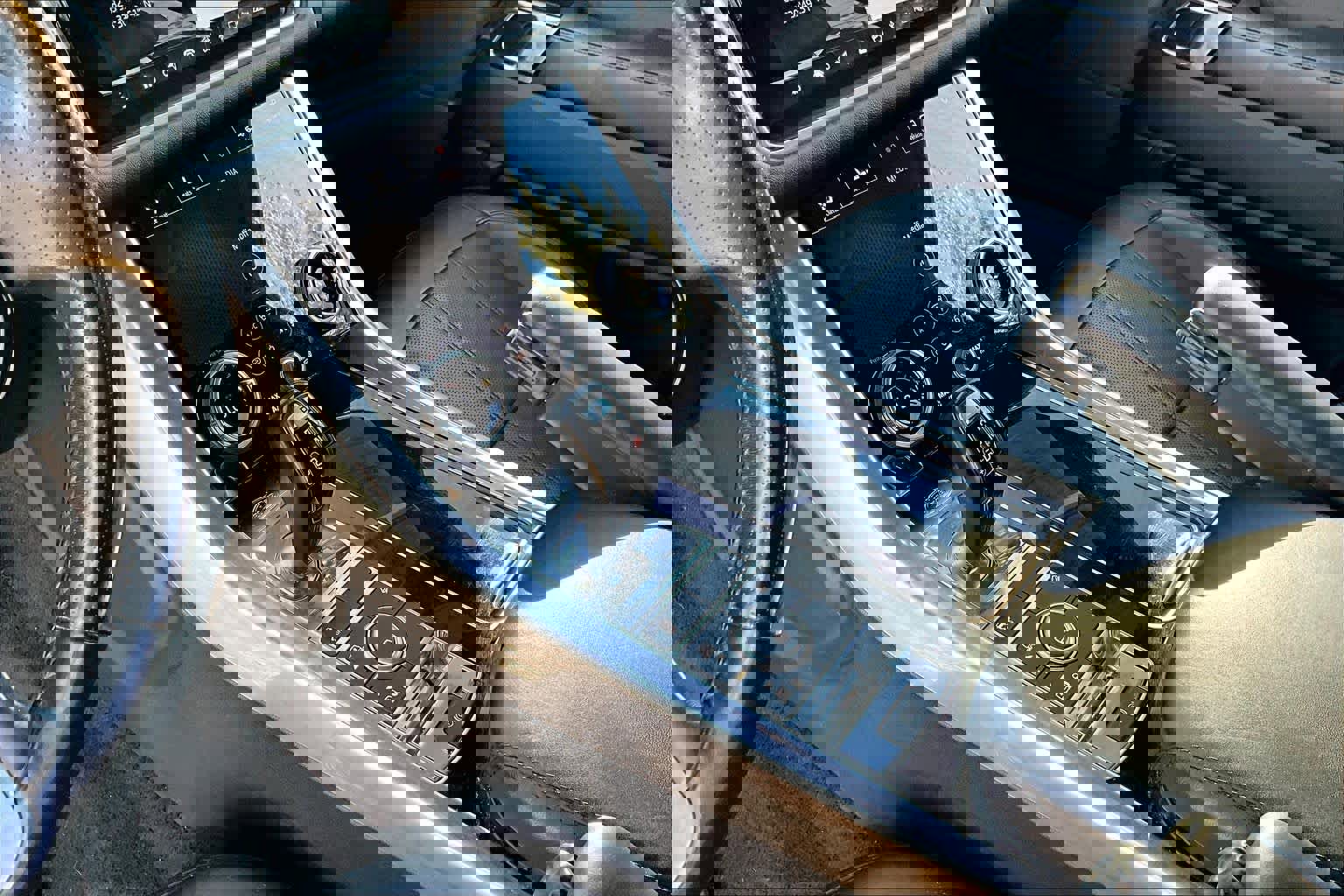 Used 2019 Land Rover Range Rover Sport HSE image 16