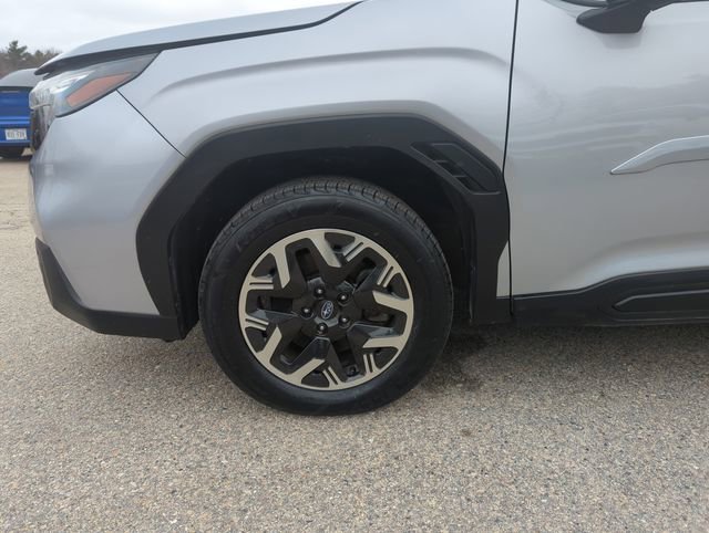 Used 2025 Subaru Forester Premium image 32