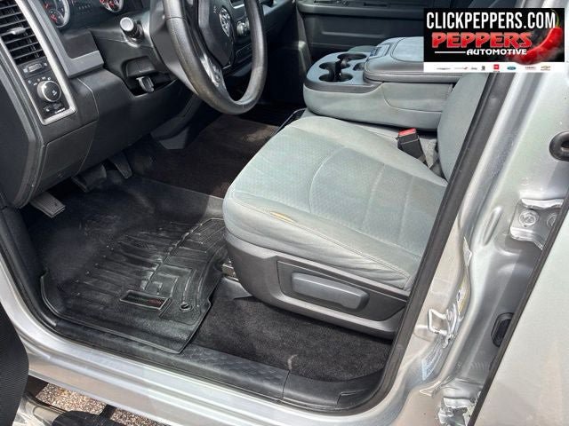 Used 2017 RAM 1500 Express AWD/4WD image 10