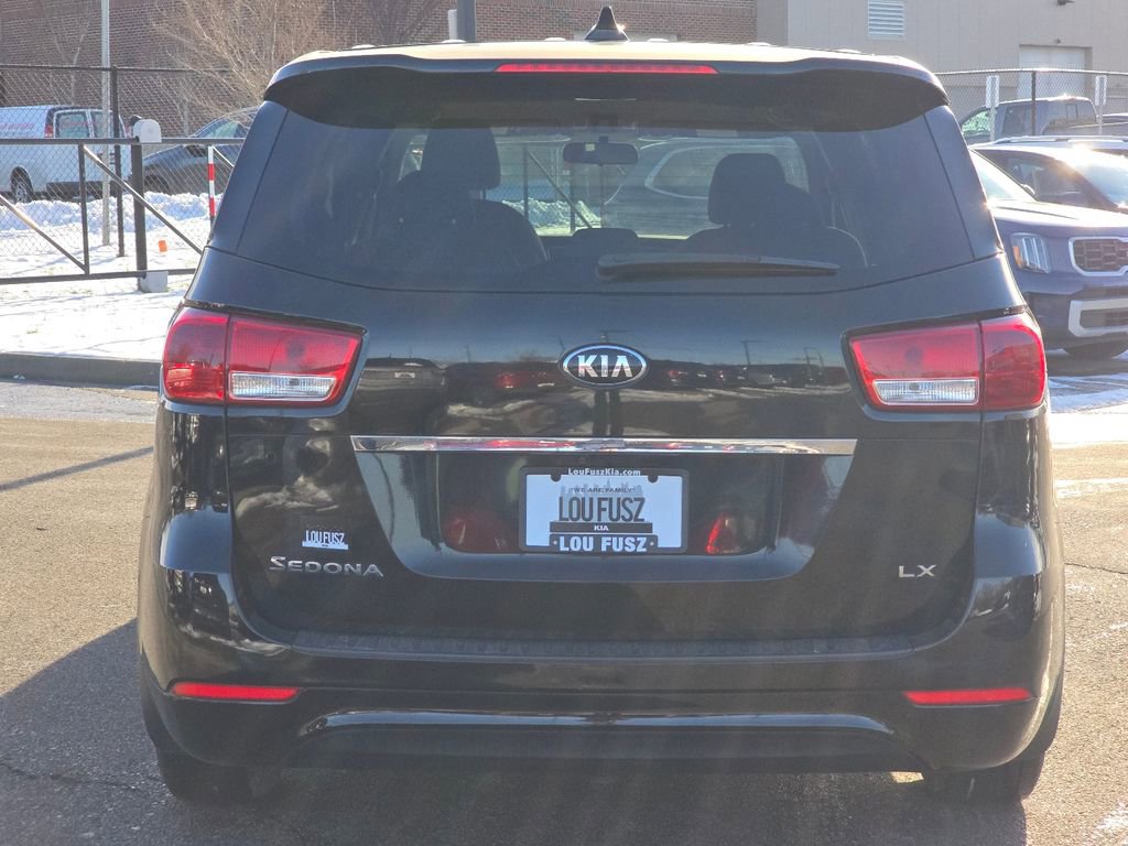 Used 2018 Kia Sedona LX image 13