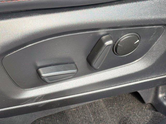 Used 2025 Ford Explorer ST-Line w/ ST-Line Street Pack AWD/4WD image 11
