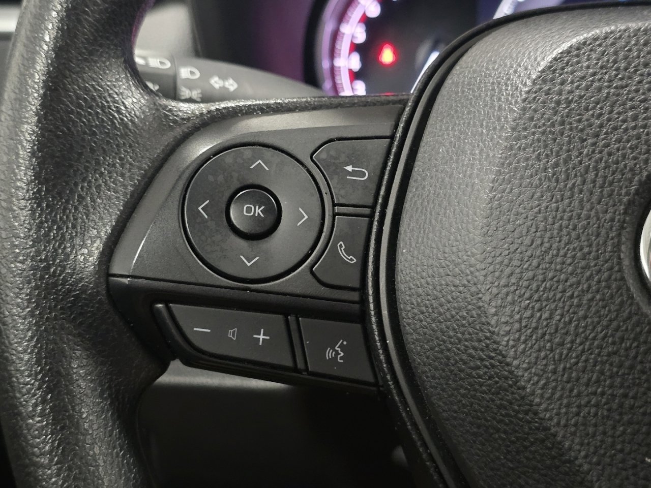 Certified 2024 Toyota RAV4 LE image 30