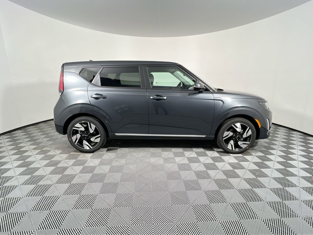 Certified 2025 Kia Soul GT-Line w/ GT-Line Technology Package FWD image 2
