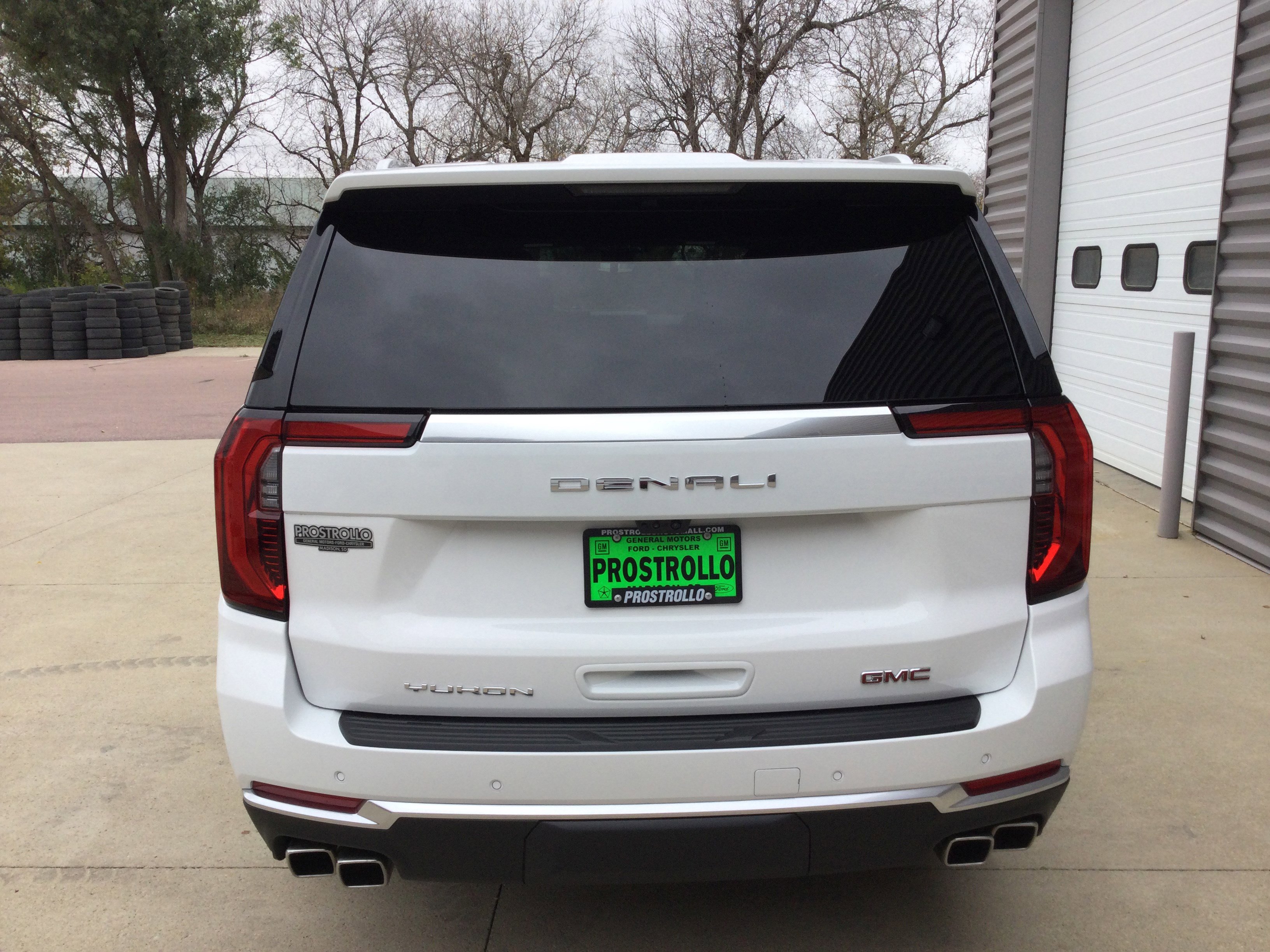 New 2026 GMC Yukon XL Denali w/ Denali Reserve Package image 4